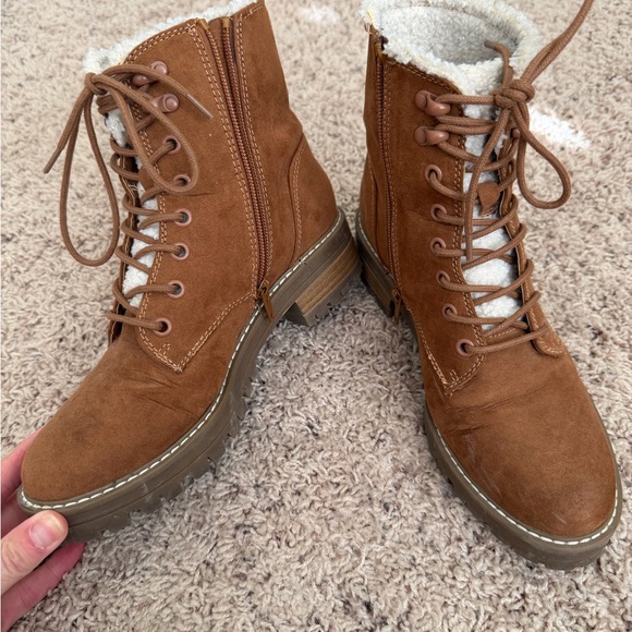 Universal Thread Tan Lace-Up or Zip-Up Women's Boots - Picture 2 of 6